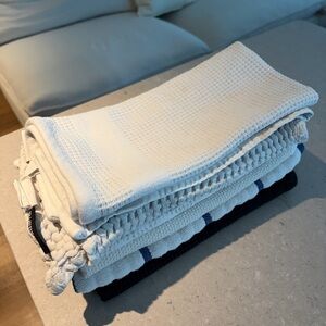 Crate&Barrel Bundle 6 Kitchen Towels